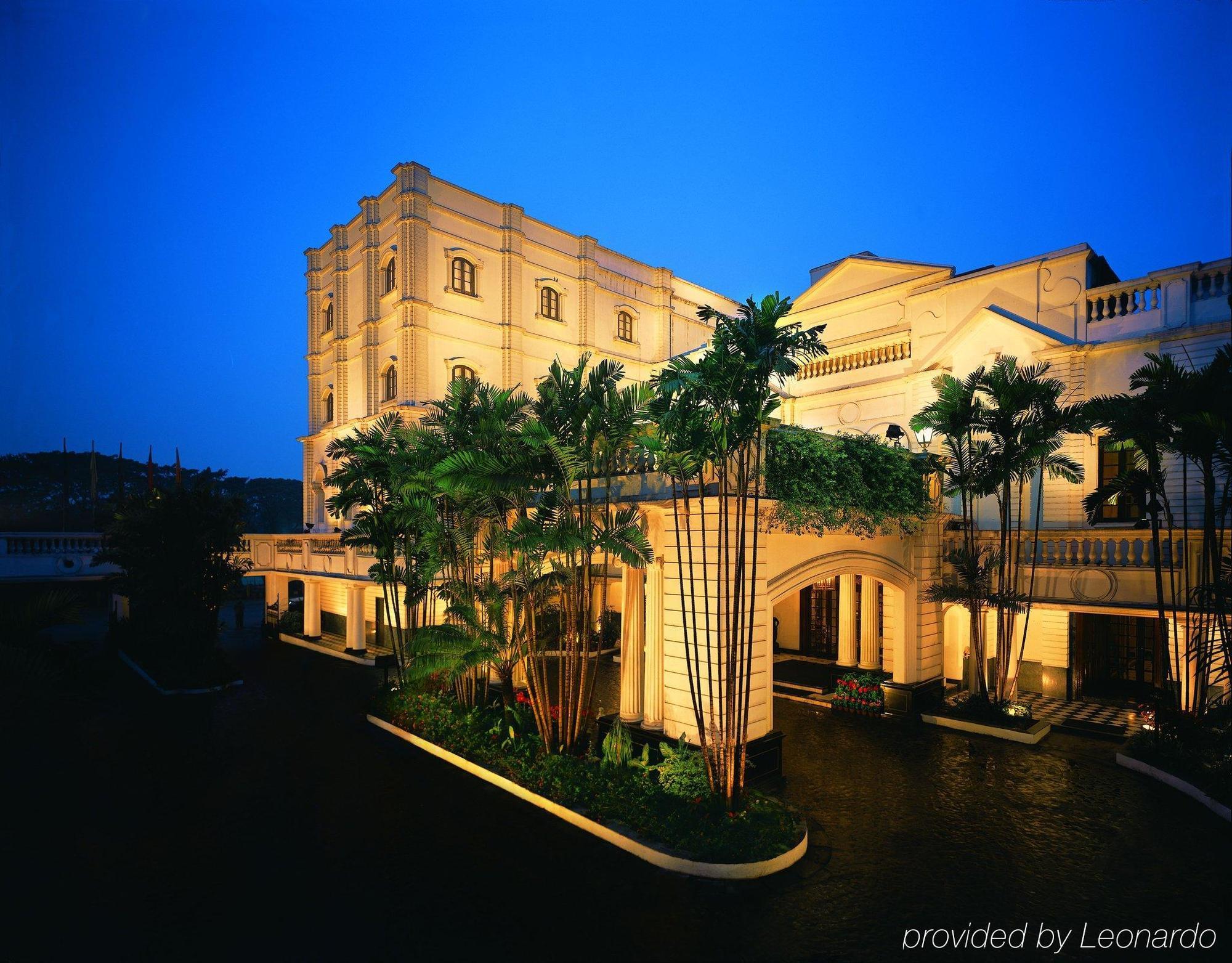 The Oberoi Grand Kolkata Hotel Room photo